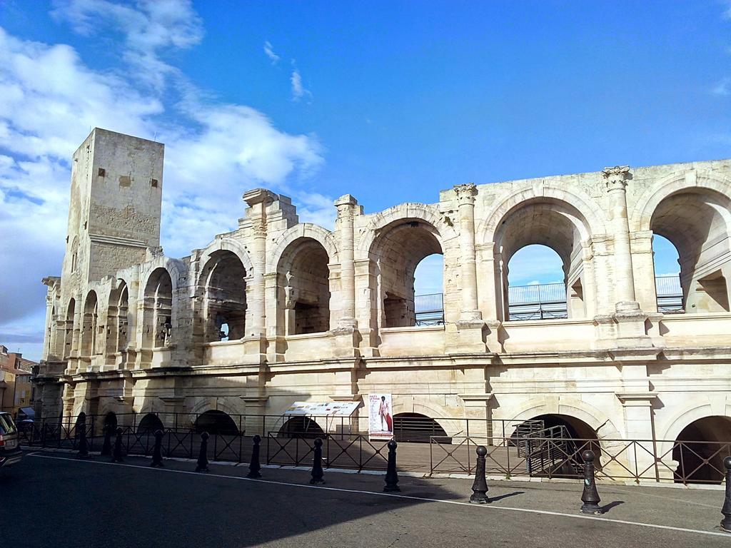 Апартаменты Le Nid Des Arenes Арль Номер фото